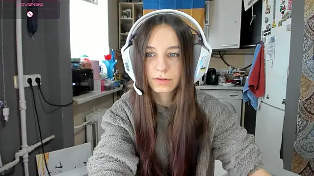 Snapshot of _Nika_Kik chatting on April 2026 08:35:01 AM Nika Kik online show from April 2026 08:35:01 AM