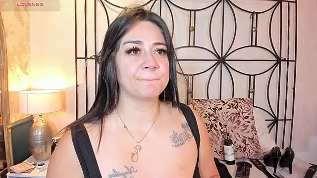 nahomi sweett online show from September 2025 10:59:02 AM