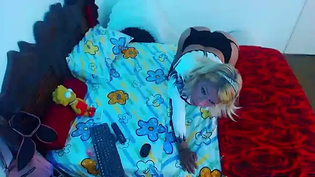 Candy-love87 online show from February 2026 02:43:02 PM