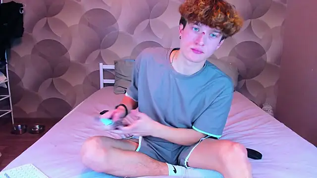 Ian Flor online show from December 2025 12:33:02 PM