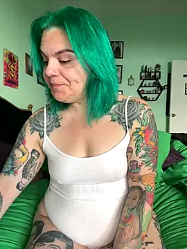 Snapshot of CherryBombBomb chatting on October 2025 07:01:01 PM CherryBombBomb online show from October 2025 07:01:01 PM