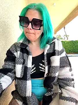 Snapshot of CherryBombBomb chatting on October 2025 04:40:01 PM CherryBombBomb online show from October 2025 04:40:01 PM