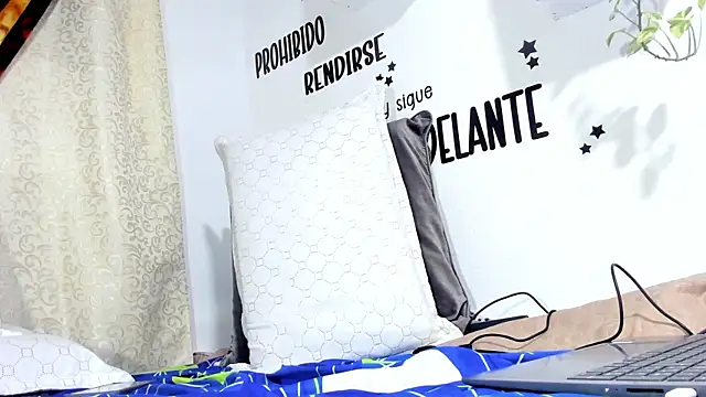 Aronxxs online show from October 2025 10:54:02 AM