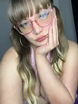 Snapshot of Lalalust69 chatting on December 2024 08:35:01 AM Lalalust69 online show from December 2024 08:35:01 AM