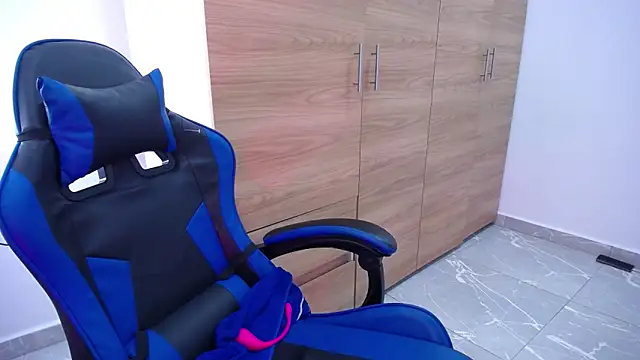 Snapshot of Deiisy_Queen chatting on November 2025 10:25:01 PM Deiisy Queen online show from November 2025 10:25:01 PM