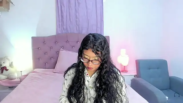 Latinabombsheell online show from March 2026 06:28:02 AM