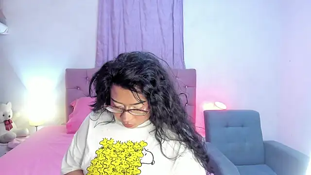 Snapshot of Latinabombsheell chatting on July 2026 06:24:02 PM Latinabombsheell online show from July 2026 06:24:02 PM