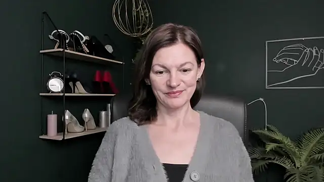 VivianWILD online show from October 2025 07:45:01 AM