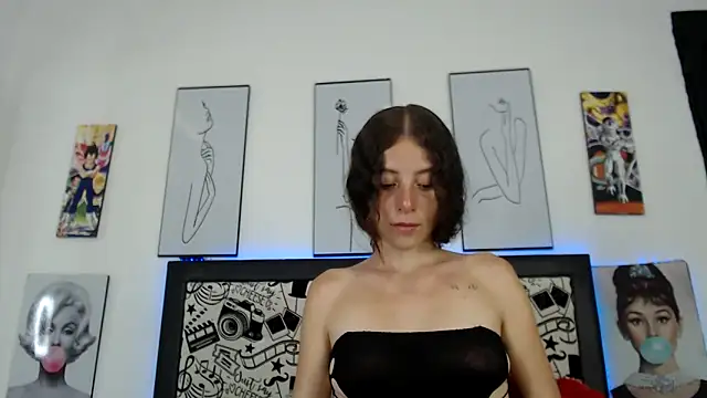 Snapshot of Rihana14 chatting on May 2026 07:45:02 PM Rihana14 online show from May 2026 07:45:02 PM