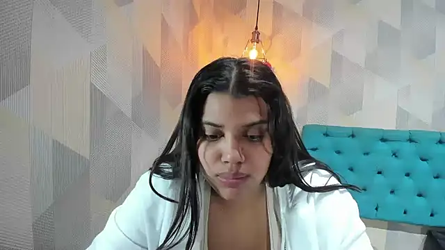 Snapshot of LindaBreeS chatting on June 2026 06:22:02 PM LindaBreeS online show from June 2026 06:22:02 PM