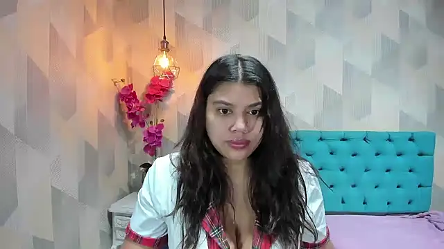 Snapshot of LindaBreeS chatting on June 2026 10:48:01 AM LindaBreeS online show from June 2026 10:48:01 AM