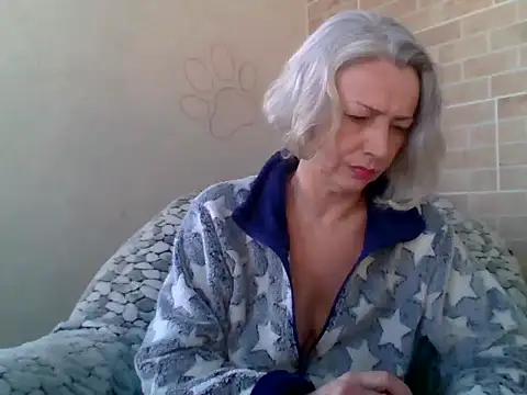 Lorie Carrie online show from February 2026 12:31:01 PM