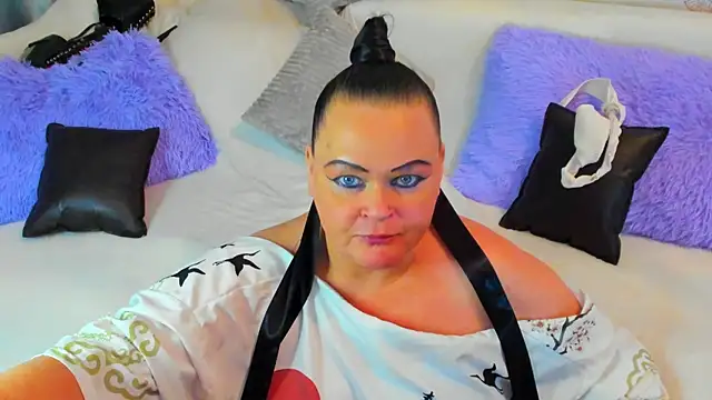 Snapshot of MilanaBiegert chatting on January 2025 08:31:02 PM MilanaBiegert online show from January 2025 08:31:02 PM