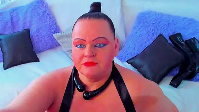 Snapshot of MilanaBiegert chatting on March 2025 03:04:02 PM MilanaBiegert online show from March 2025 03:04:02 PM