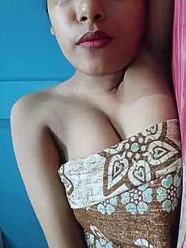 Snapshot of sexyindi_couple chatting on June 2026 06:06:01 AM sexyindi couple online show from June 2026 06:06:01 AM