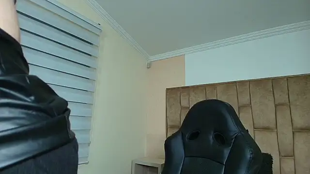 Naughty Kittenm online show from September 2025 10:38:02 AM