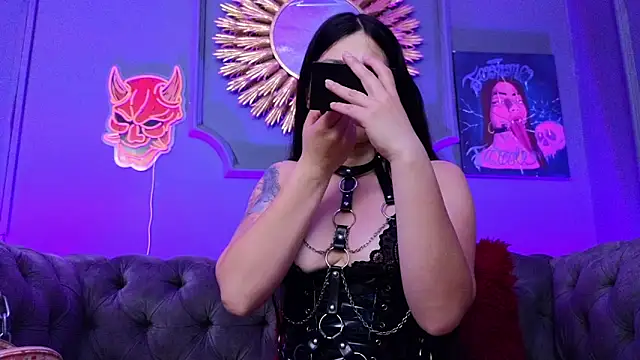Snapshot of Julieta_Russell chatting on February 2025 07:52:01 PM Julieta Russell online show from February 2025 07:52:01 PM