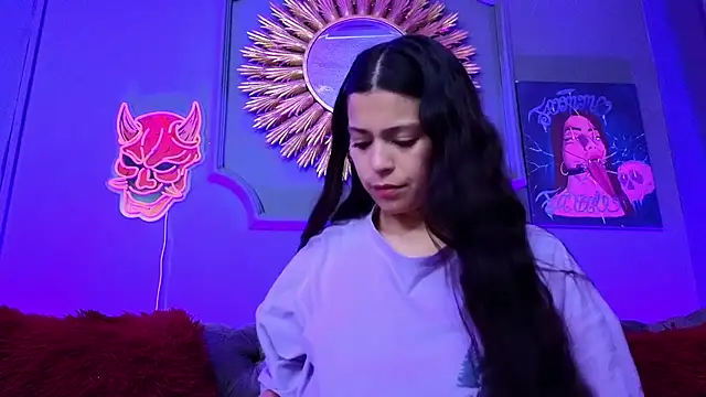 Snapshot of Julieta_Russell chatting on March 2025 12:22:01 PM Julieta Russell online show from March 2025 12:22:01 PM