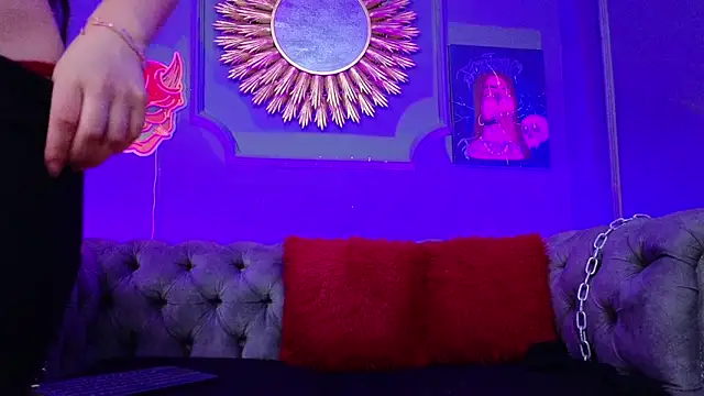 Snapshot of Julieta_Russell chatting on March 2025 08:22:01 PM Julieta Russell online show from March 2025 08:22:01 PM