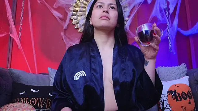 Snapshot of Julieta_Russell chatting on October 2025 12:09:01 PM Julieta Russell online show from October 2025 12:09:01 PM