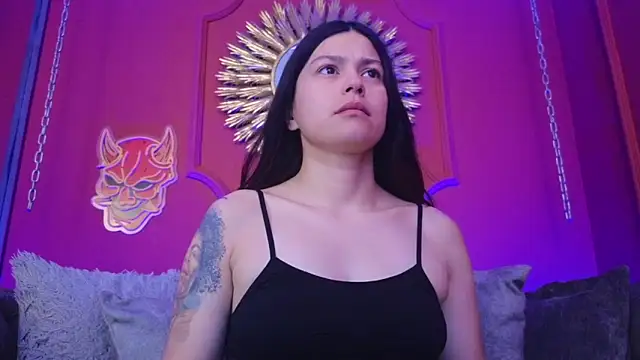 Snapshot of Julieta_Russell chatting on November 2025 12:06:01 PM Julieta Russell online show from November 2025 12:06:01 PM