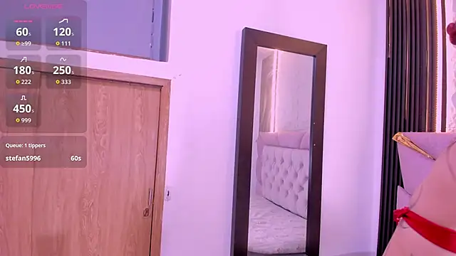 Snapshot of laurem-paulette chatting on December 2025 07:52:01 PM laurem-paulette online show from December 2025 07:52:01 PM