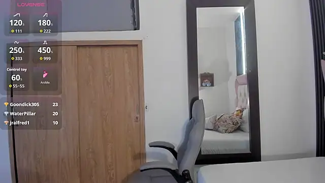 Snapshot of laurem-paulette chatting on January 2026 07:05:02 PM laurem-paulette online show from January 2026 07:05:02 PM