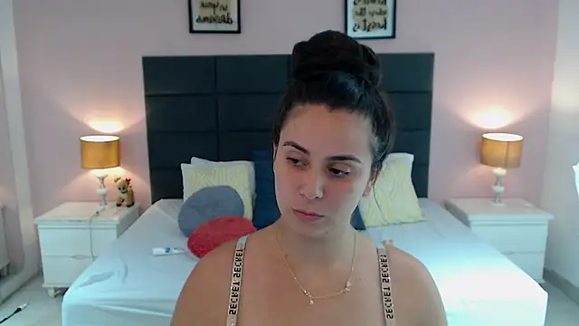 Snapshot of MadisonJenner chatting on January 2025 05:19:01 PM MadisonJenner online show from January 2025 05:19:01 PM