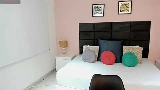 Snapshot of MadisonJenner chatting on November 2025 12:22:01 PM MadisonJenner online show from November 2025 12:22:01 PM