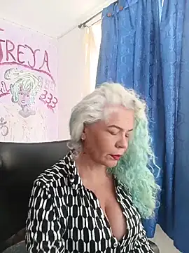 freyadevil333 online show from April 2026 03:05:01 PM