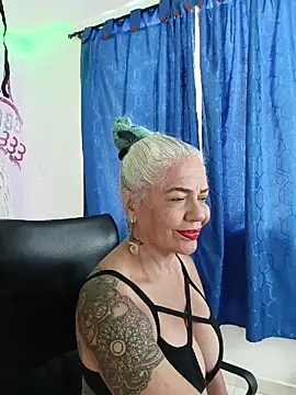 freyadevil333 online show from April 2026 03:55:02 PM