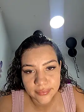 Snapshot of Angela_hank2 chatting on July 2026 10:27:02 PM Angela hank2 online show from July 2026 10:27:02 PM