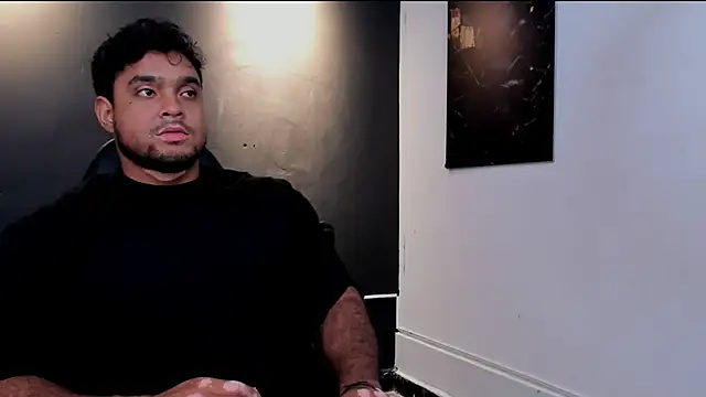 Big furry bear13 online show from March 2026 01:03:01 PM