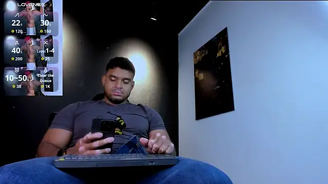 Big furry bear13 online show from April 2026 06:13:05 AM