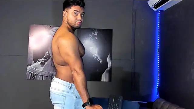 Big furry bear13 online show from June 2026 05:13:02 AM
