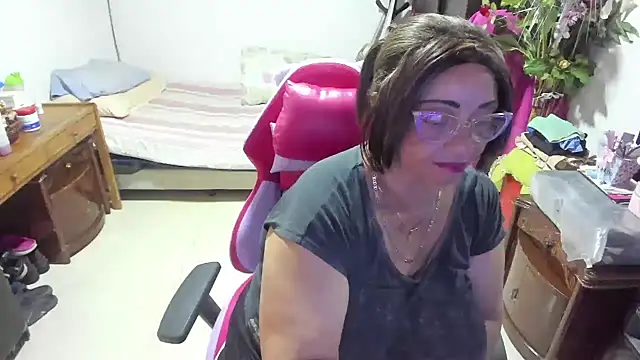 Snapshot of Mrs_mommy_ chatting on February 2025 05:03:02 PM Mrs mommy online show from February 2025 05:03:02 PM