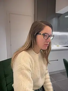 Snapshot of HotXMom chatting on January 2025 04:38:02 AM HotXMom online show from January 2025 04:38:02 AM