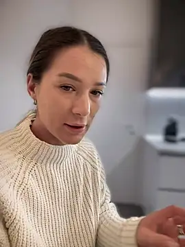 Snapshot of HotXMom chatting on February 2025 04:37:01 AM HotXMom online show from February 2025 04:37:01 AM