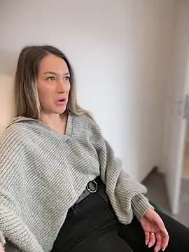 Snapshot of HotXMom chatting on February 2025 04:52:02 AM HotXMom online show from February 2025 04:52:02 AM