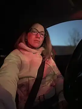 Snapshot of HotXMom chatting on March 2025 04:13:01 AM HotXMom online show from March 2025 04:13:01 AM