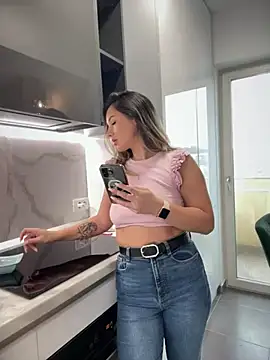 Snapshot of HotXMom chatting on March 2025 07:24:01 AM HotXMom online show from March 2025 07:24:01 AM