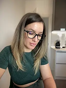 Snapshot of HotXMom chatting on March 2025 07:47:02 AM HotXMom online show from March 2025 07:47:02 AM