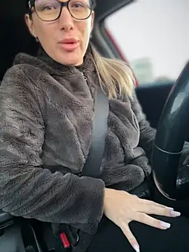 Snapshot of HotXMom chatting on September 2025 04:07:01 AM HotXMom online show from September 2025 04:07:01 AM