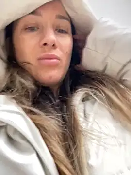 Snapshot of HotXMom chatting on October 2025 05:49:02 AM HotXMom online show from October 2025 05:49:02 AM