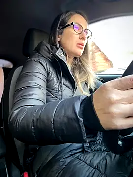 Snapshot of HotXMom chatting on November 2025 06:57:01 AM HotXMom online show from November 2025 06:57:01 AM