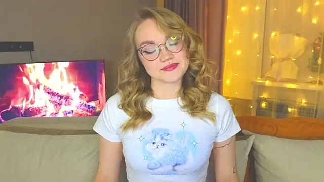 Aurora Golden1 online show from December 2024 04:52:01 PM