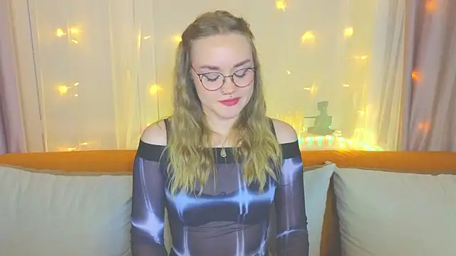 Aurora Golden1 online show from February 2025 07:13:01 PM