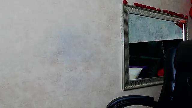 NicolleReyn online show from March 2026 06:33:01 PM