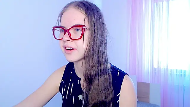 Sarah HS online show from November 2025 04:11:02 AM