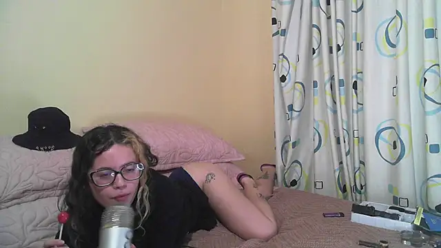 frikigyal online show from February 2025 02:38:01 AM